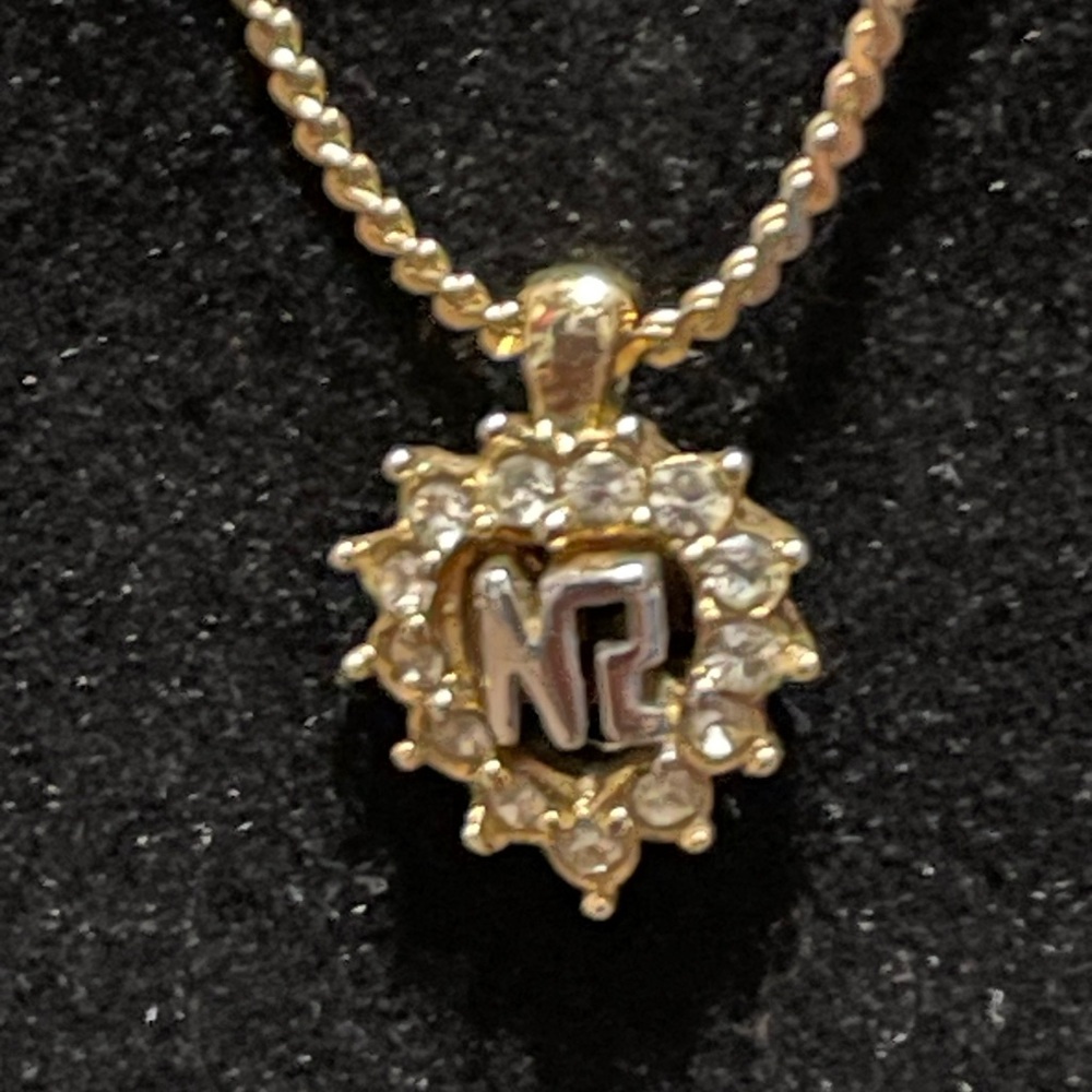🔥2 Vintage Nina Ricci Necklaces in Great Used Condition - Picture 4 of 13